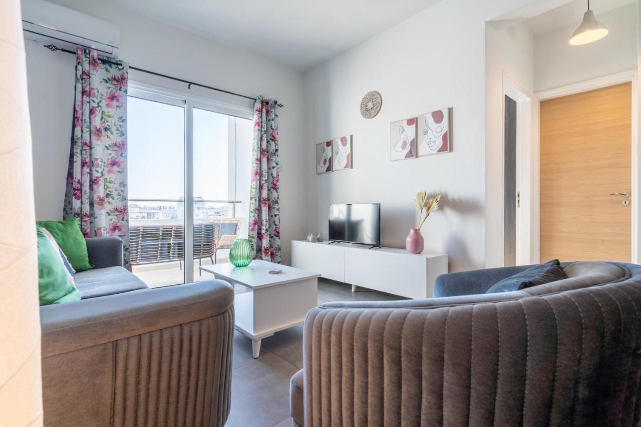 Emerald's 2-bedroom In * Larnaca