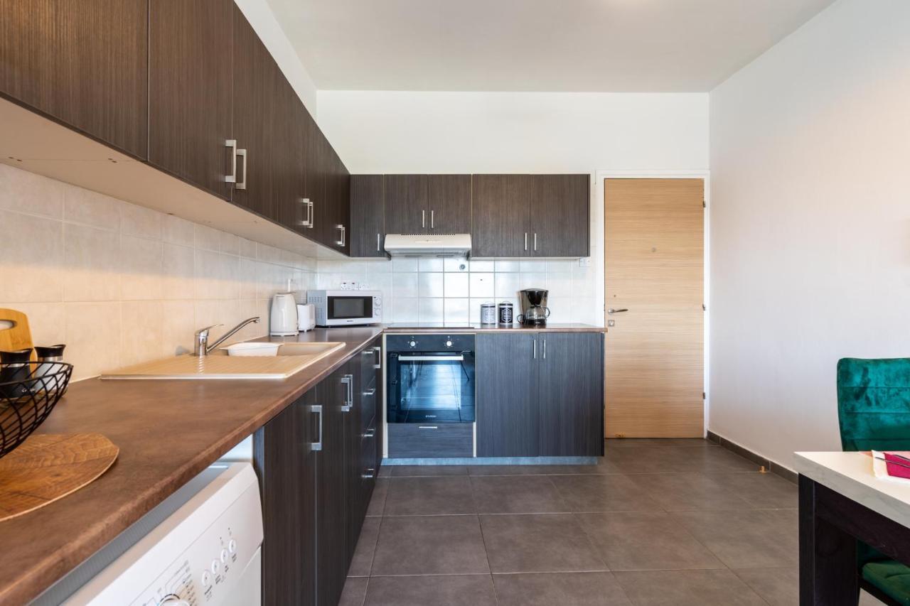 Emerald's 2-bedroom In * Larnaca
