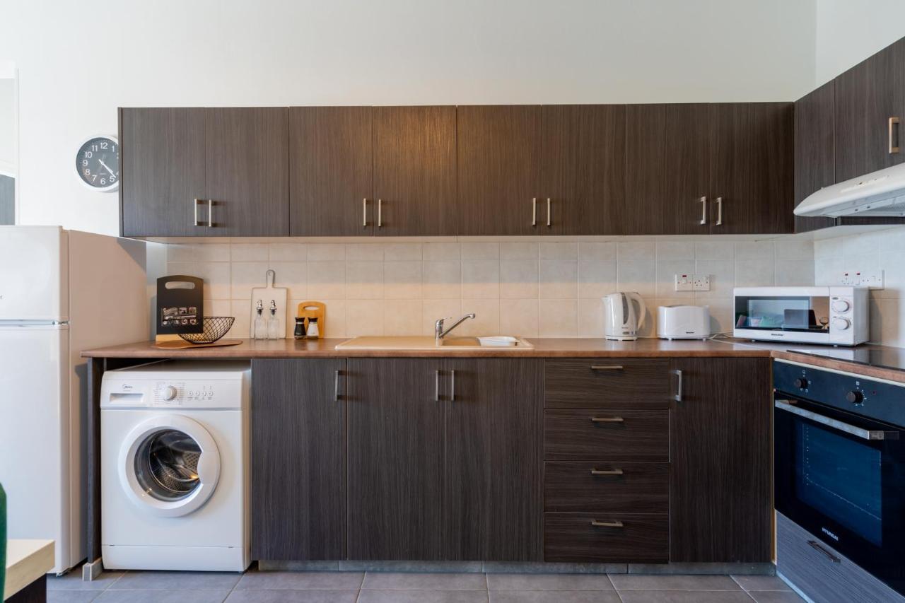 Emerald's 2-bedroom In Apartment Larnaca