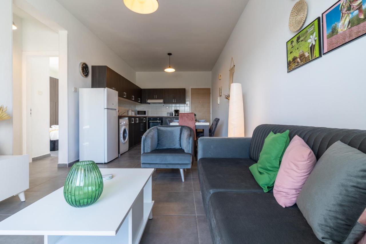 Emerald's 2-bedroom In *