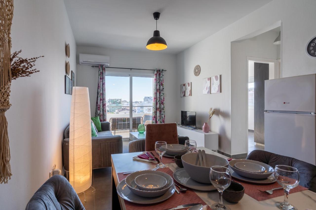 Emerald's 2-bedroom In *