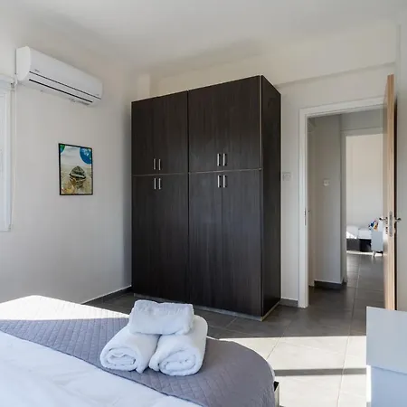 Emerald'S 2-Bedroom Apartment In Larnaca Exterior photo