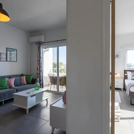 Emerald'S 2-Bedroom Apartment In Larnaca Exterior photo