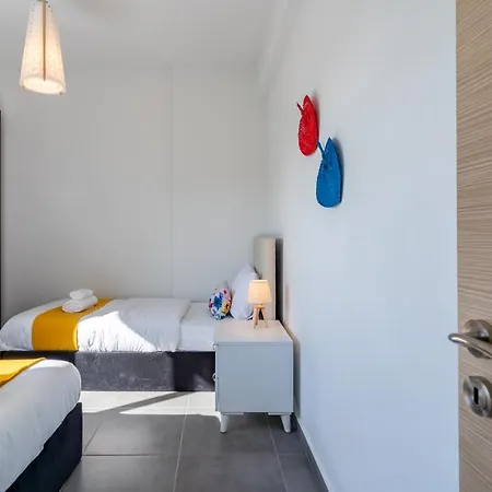 Emerald'S 2-Bedroom Apartment In Larnaca Exterior photo
