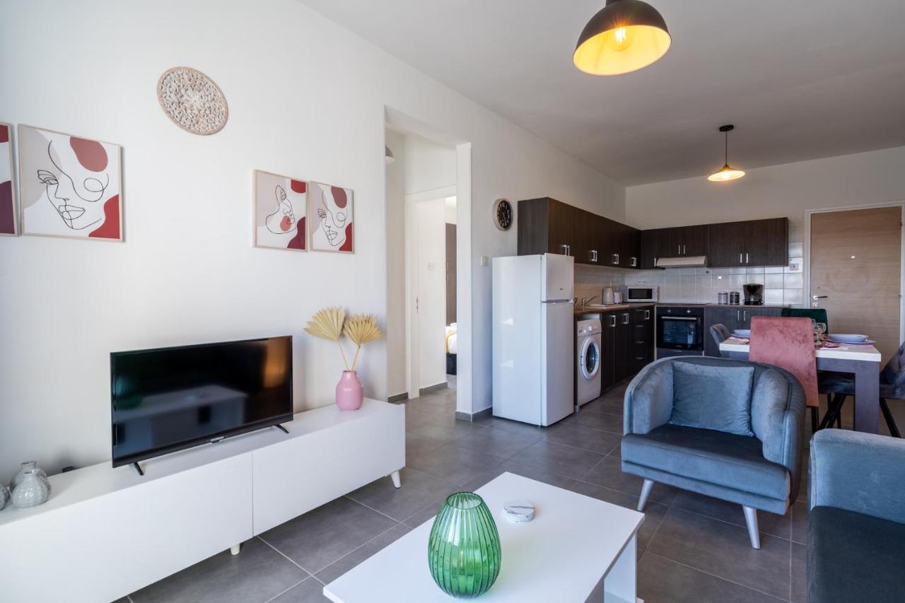 Emerald's 2-bedroom In לרנקה