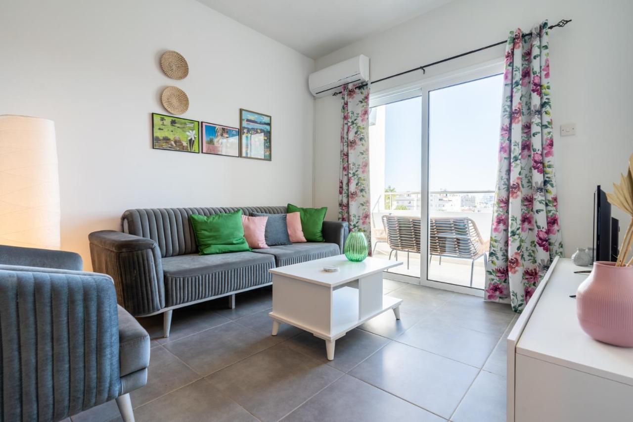 Emerald's 2-bedroom In דירה לרנקה