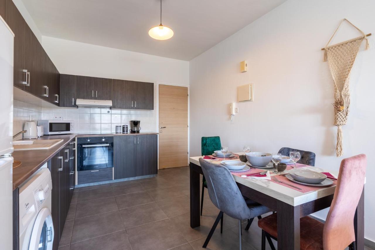 דירה Emerald's 2-bedroom In לרנקה